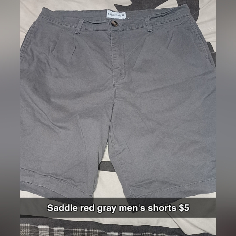 Saddle red gray shorts
